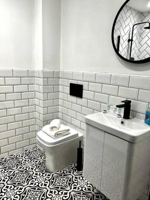 גלאזגו Stunning 1 Bed Apt In West End מראה חיצוני תמונה