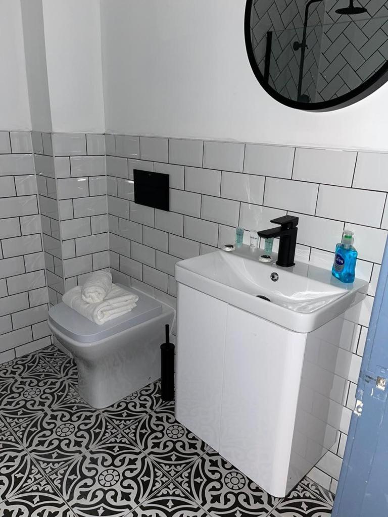 גלאזגו Stunning 1 Bed Apt In West End מראה חיצוני תמונה